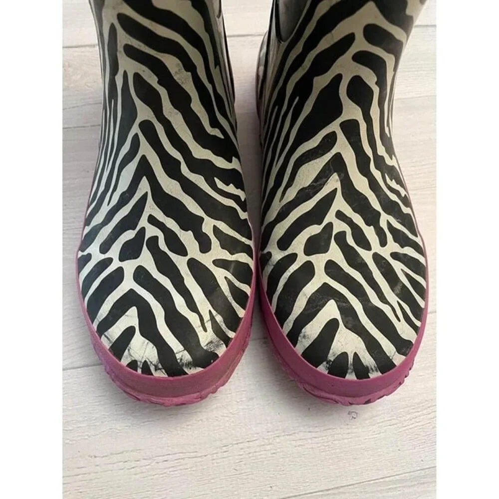 bogs girls zebra print rainboots size 5‎